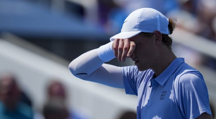 Sinner costretto a ritirarsi a Cincinnati, Alcaraz vince 22esimo titolo