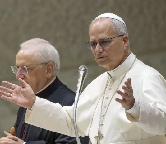 Papa Leone XIV in visita alla Moschea Blu di Istanbul