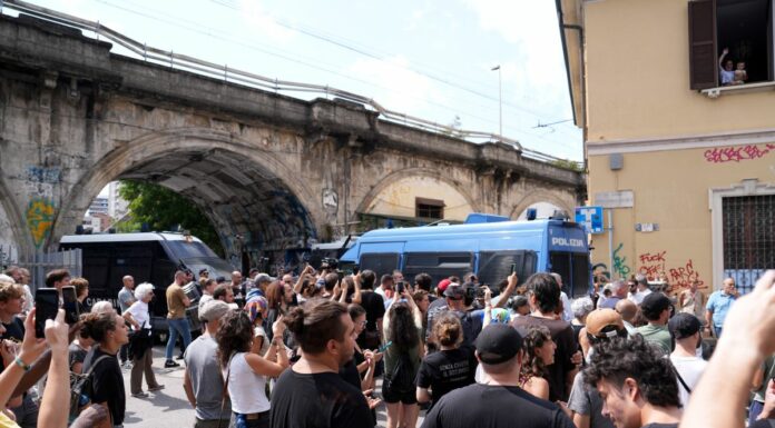 Milano, sgomberato il centro sociale Leoncavallo