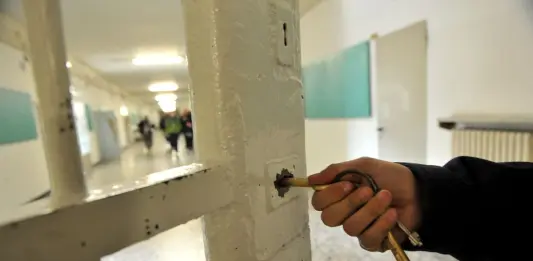 Detenuto 26enne trovato morto nella sua cella nel carcere della Dogaia a Prato, disposta l’autopsia