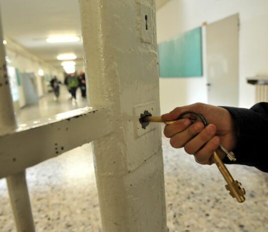 Detenuto 26enne trovato morto nella sua cella nel carcere della Dogaia a Prato, disposta l’autopsia
