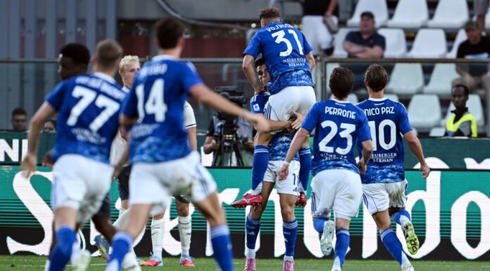 Como-Lazio 2-0 con Douvikas e Paz, “prima” con spiegazione arbitro