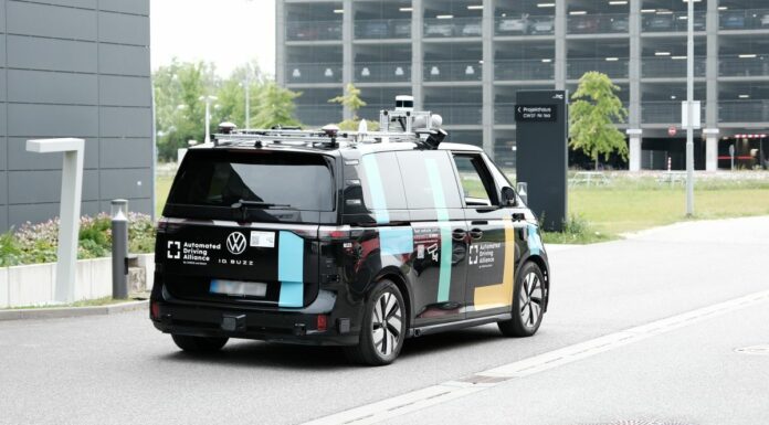 Bosch e Cariad rendono la guida autonoma più sicura con uso dell’IA