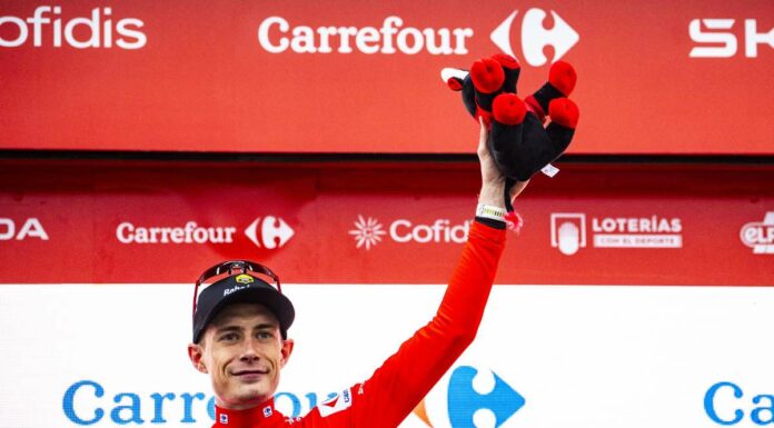 Uae vince cronosquadre alla Vuelta, Vingegaard torna in rosso