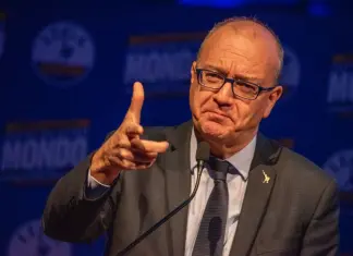 Valditara “Chi aggredisce un lavoratore della scuola aggredisce lo Stato”