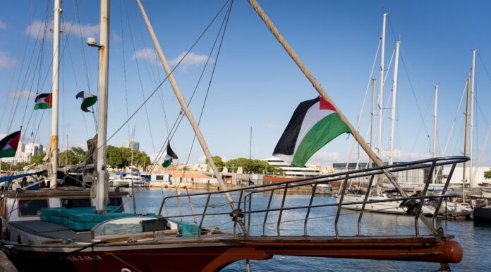 Salpata da Barcellona e Genova la Global Sumud Flotilla per aiuti a Gaza