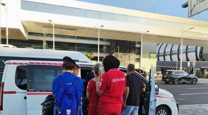 Croce Rossa porta 17enne Yassine da Gaza in Italia