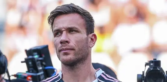 Arthur and Juventus reach agreement to terminate contract