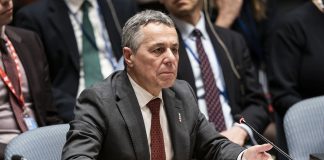 Cassis “La Svizzera è pronta a ospitare un incontro tra Putin e Zelensky”