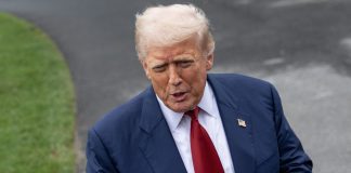 L’Ue conferma la sospensione dei controdazi. Trump: “Se non fanno gli investimenti promessi dazi al 35%”