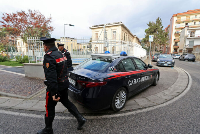 Giugliano Napoli 13enne ferito col coltello l'aggressore ha solo dieci anni