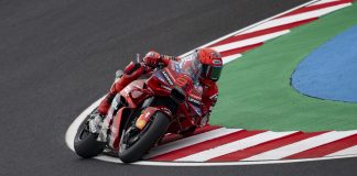 Marquez domina anche in Ungheria davanti ad Acosta e Bezzecchi, Bagnaia 9°