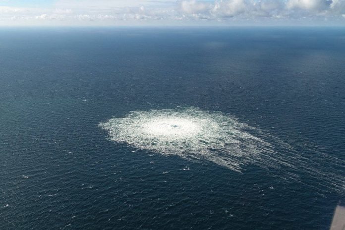 Svezia: Le stazioni di misurazione hanno registrato forti esplosioni sottomarine nella zonein cui si sono verificate le perdite di gas nei gasdotti Nord Stream 1 e 2