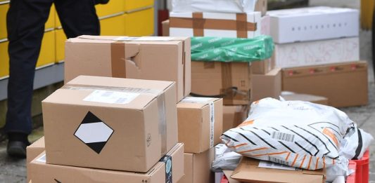 Desertificazione commerciale e piattaforme online delocalizzano 16,7 miliardi di consumi