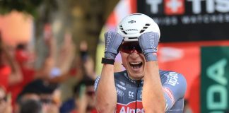 Philipsen vince l’ottava tappa della Vuelta in volata, Traeen resta in maglia rossa