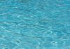 Risucchiata dal bocchettone della piscina, bimba salvata nel Trevigiano