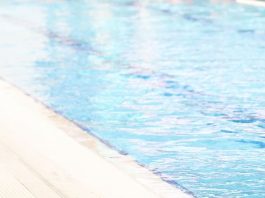 Bimba muore annegata nella piscina di un hotel a Milano Marittima