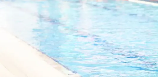 Bimba muore annegata nella piscina di un hotel a Milano Marittima