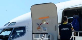 Sbarchi di migranti nel Siracusano, 2 scafisti fermati e 16 rimpatri