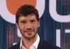 Sanremo 2027, De Martino “24 artisti in gara, nella serata di venerdì si sceglie chi andrà all’Eurovision”