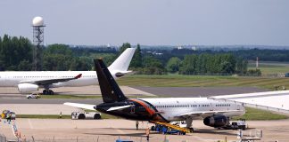 La pista dell’aeroporto di Birmingham chiusa dopo un incidente aereo