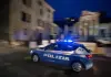 Prato, difende la collega e viene accoltellato: 23enne in gravi condizioni. Due fermati