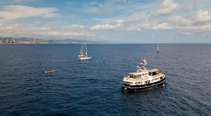 Global Sumud Flotilla rientrata nel porto di Barcellona per il maltempo