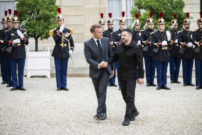 Volodymyr Zelensky and Emmanuel Macron - Paris