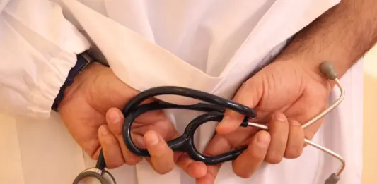 False certificazioni anti-Cpr, perquisizioni per oltre 20 medici
