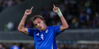 Manchester United is considering Mateo Retegui