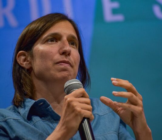 Schlein “La destra vuole imporre la legge del più forte e del più ricco”