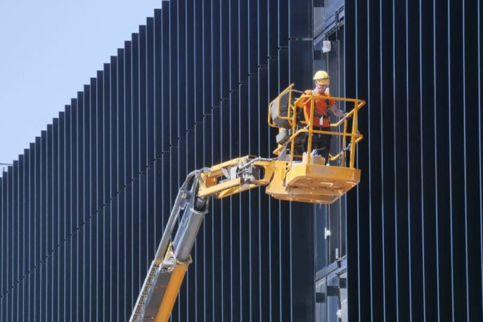 Lavoro, Inail: nei primi 5 mesi del 2023 in calo gli incidenti, stabili i casi mortali nonostante il numero notevoli di cantiere in essere.