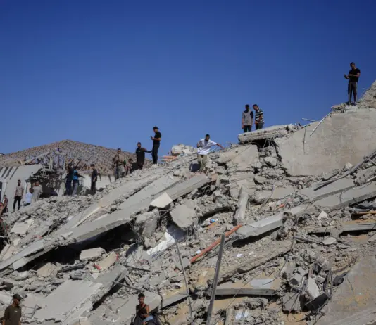 Media “Tre morti e 10 feriti in un raid israeliano nel sud della Striscia di Gaza”