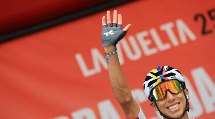 Bernal vince 16^ tappa della Vuelta, neutralizzazione ai -8 Km