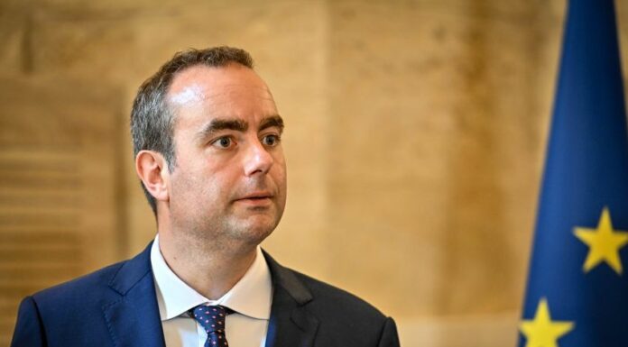 Francia, Macron nomina Lecornu primo ministro
