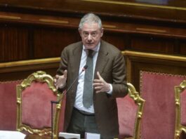 Nel 2025 raggiunte dal Mimit 27 intese su vertenze industriali, Urso “Traguardo significativo”