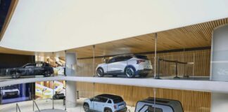 Le dèfilè renault the carwalk, il nuovo spazio sugli Champs-E’lysèes