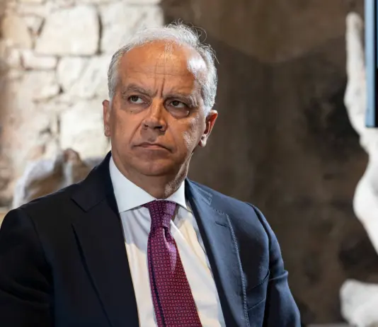 Misure di sicurezza in vista di Milano-Cortina, Piantedosi incontra l’ambasciatore Usa: il braccio operativo dell’Ice non è coinvolto