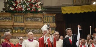 A Napoli si ripete il miracolo di San Gennaro, il sangue si è sciolto