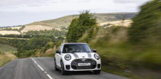 Allestimento John Cooper Works per la Mini Cooper S 5 porte