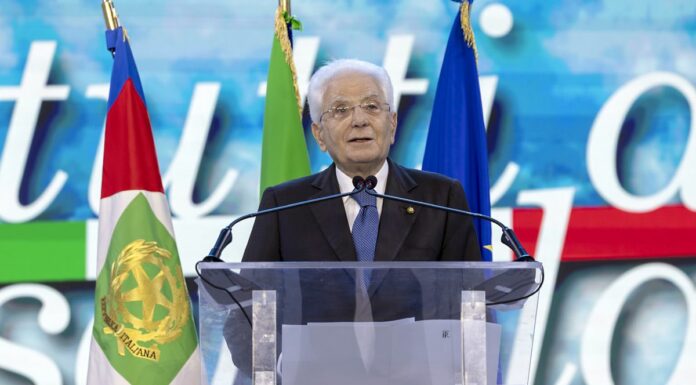 Mattarella “Social possono essere armi, bullismo va contrastato”