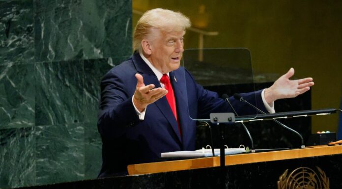 Il pacificatore col pugno di ferro: Trump in cerca di Nobel e caos interno