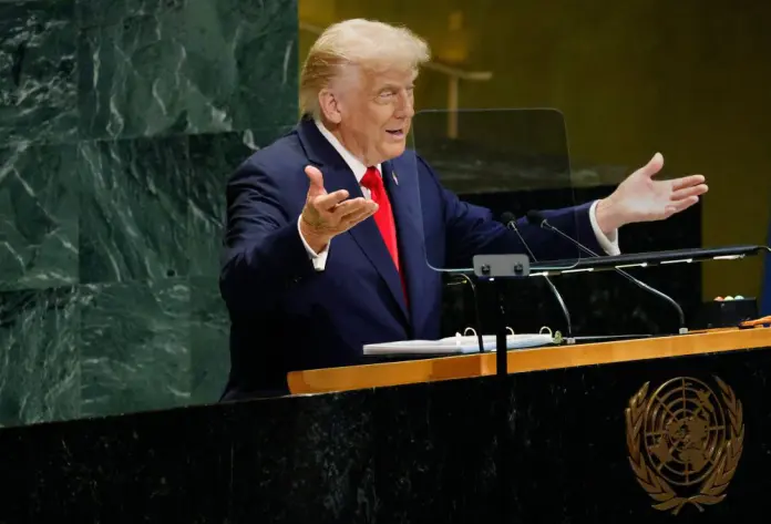 New York, piccolo incidente per Trump: il suo teleprompter non funziona all'80ª sessione del dibattito generale presso le Nazioni Unite