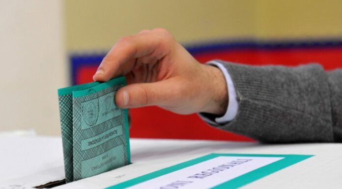 Elezioni regionali in Puglia, indette per il 23 e il 24 novembre