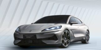 Denza Z9GT in mostra al Salone Nautico di Genova