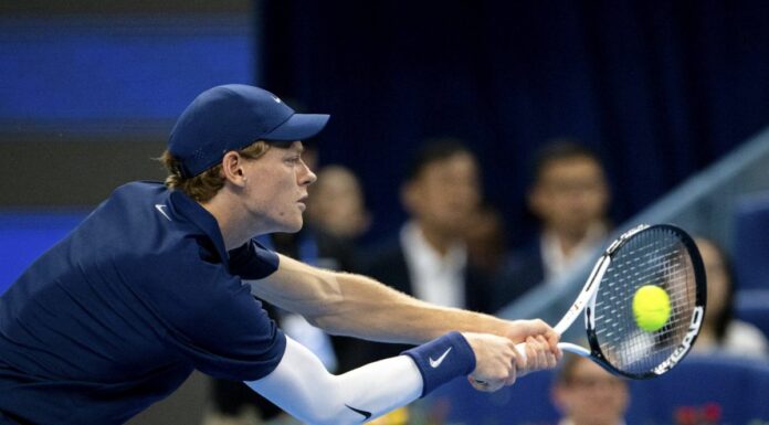 Sinner fatica ma batte Atmane e va ai quarti a Pechino