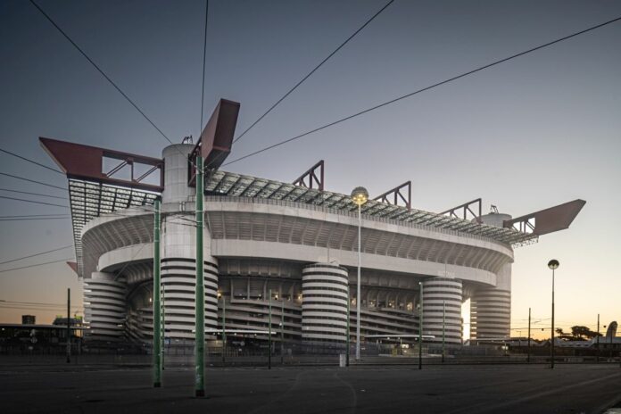 Milano, Stadio San Siro Meazza, alle prime luci dellalba