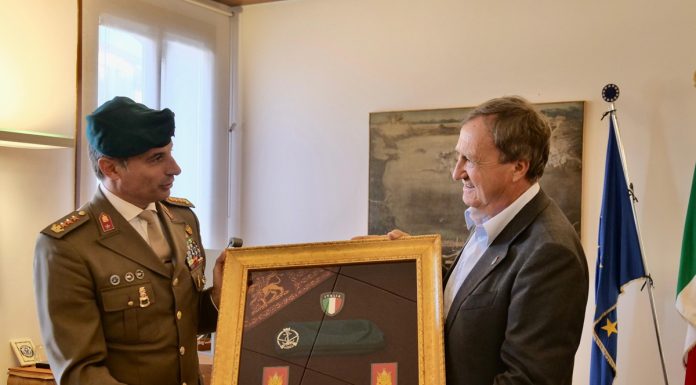 Brugnaro riceve a Mestre il colonnello dei Lagunari Corina