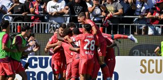 Mina e Felici regalano la prima vittoria al Cagliari, contro il Parma finisce 2-0