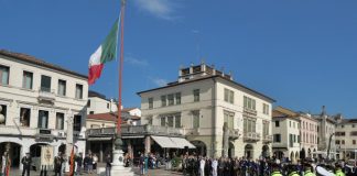 San Michele Arcangelo, a Mestre la cerimonia dell’alzabandiera con Brugnaro